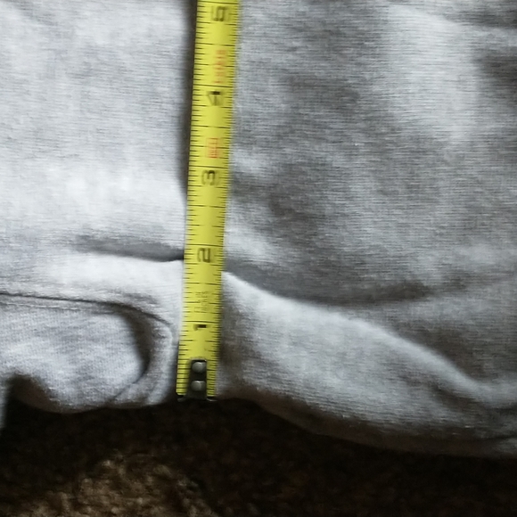 No name brand pit to pit is 26 1/2 grey - Picture 11 of 12